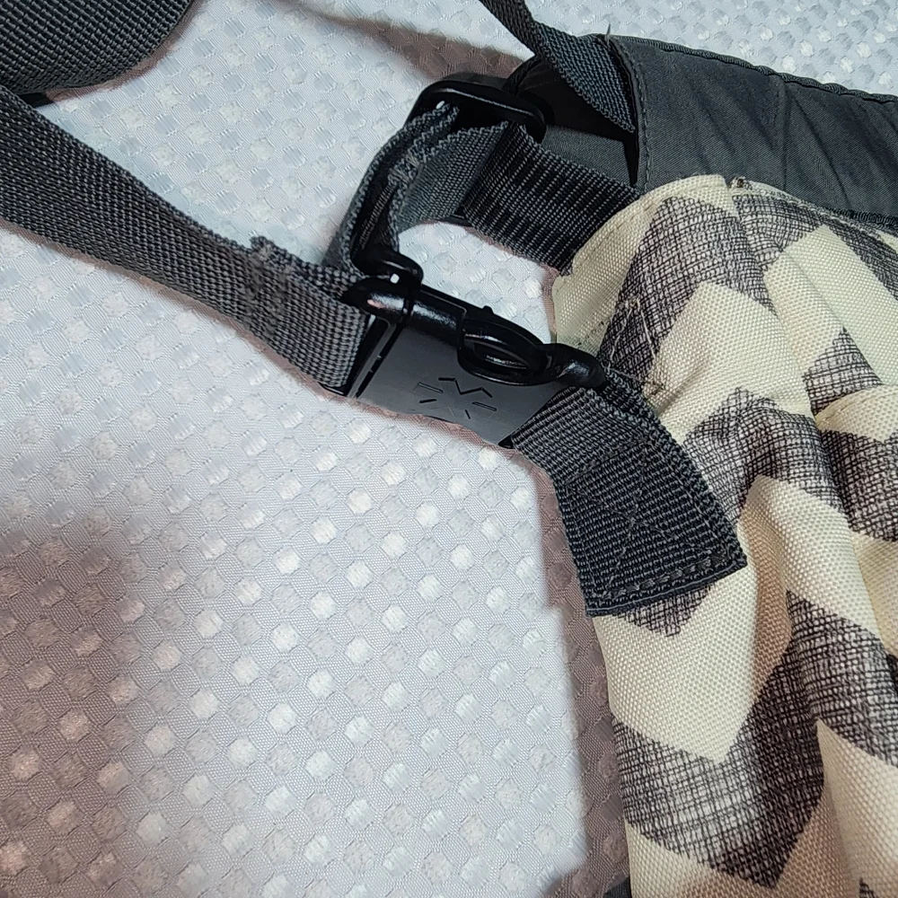 KIP*HOP EUC DASH CHEVRON LARGE DIAPER BAG CROSSBODY BAG